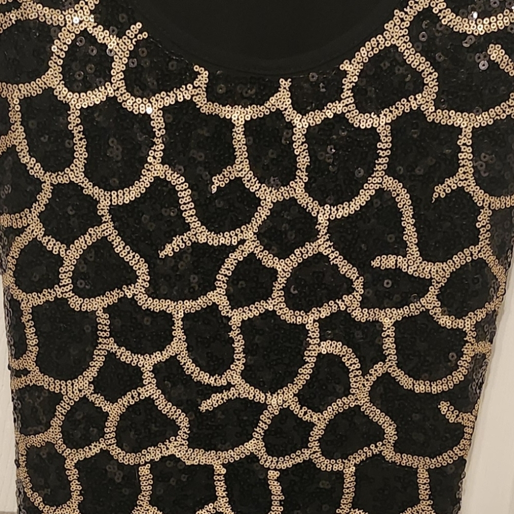 #38 Gold Hanger Collection - Picture 4 of 5